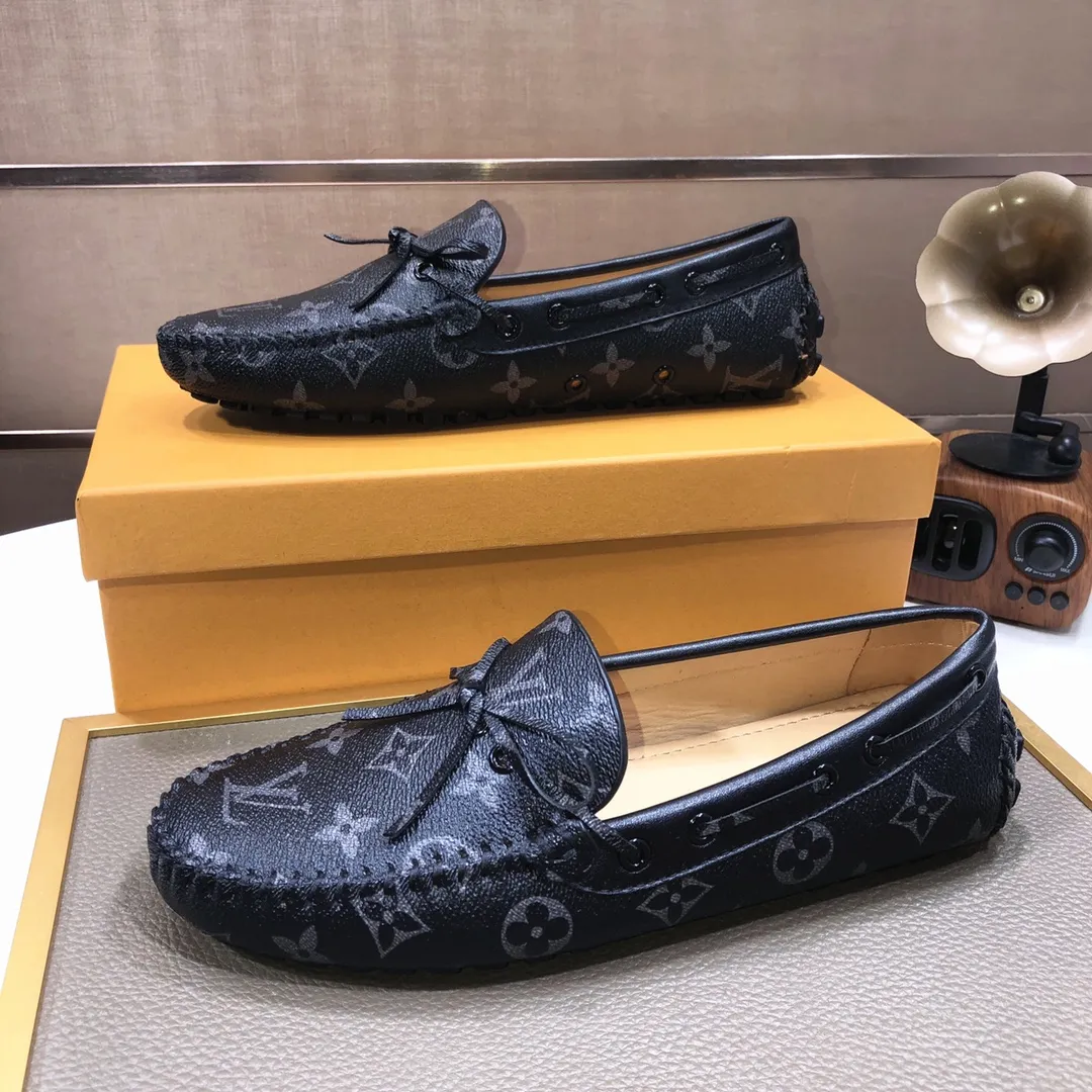 Men's men's shoes 💰420💰 [LV Doudou shoes] (water-dyed cowhide lining) new model is on the market, available on the official website. The new Doudou shoes are processed into single-color materials, and the uppers are made of imported special materials. The body of the shoe is fully hemmed with mark thread, and is lined with imported original cowhide leather. The elegant shoe shape is super suitable for all-matching, and the size is 38-44.